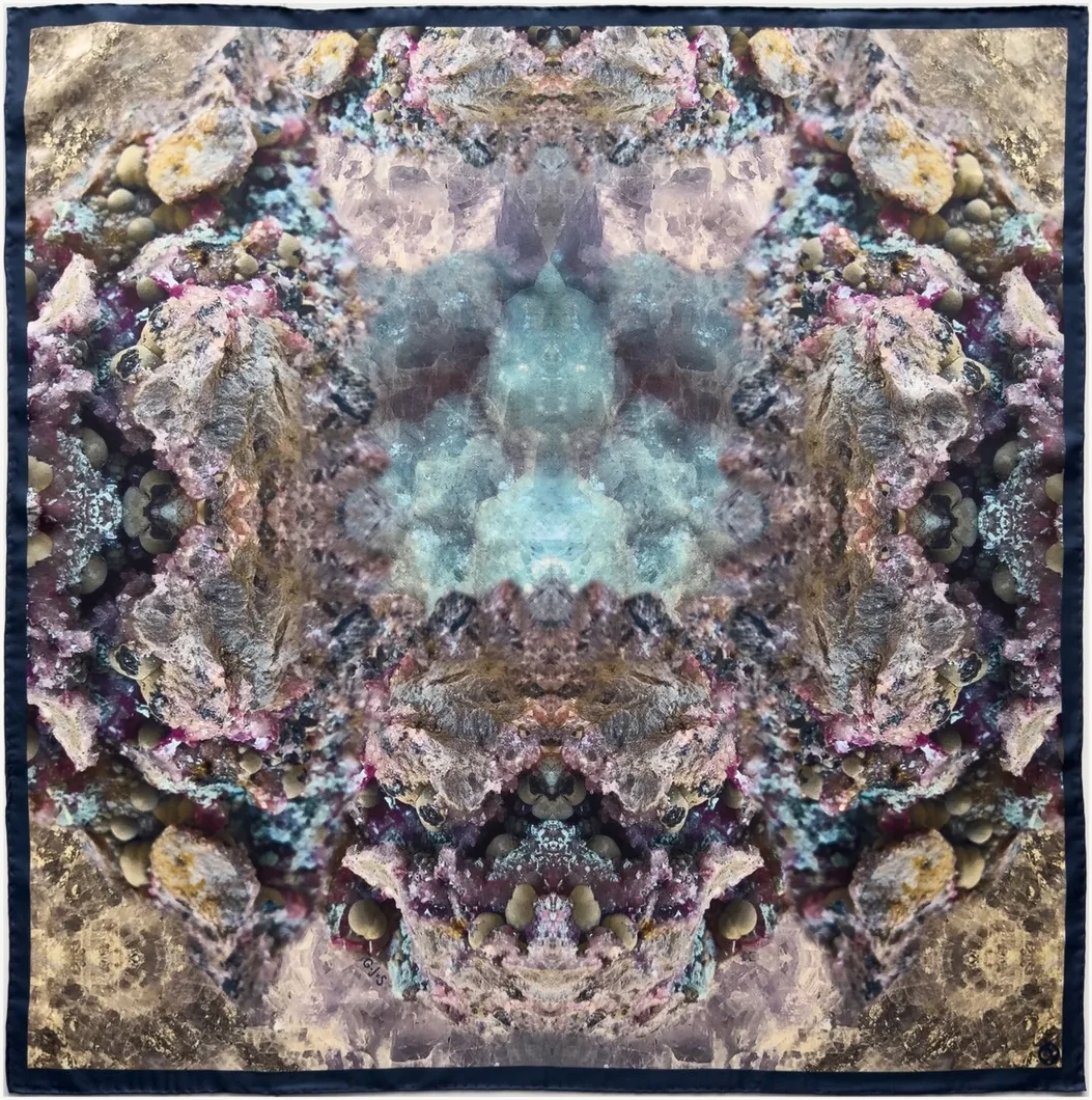 Céleste — 87 × 87 cm — 100 % soie